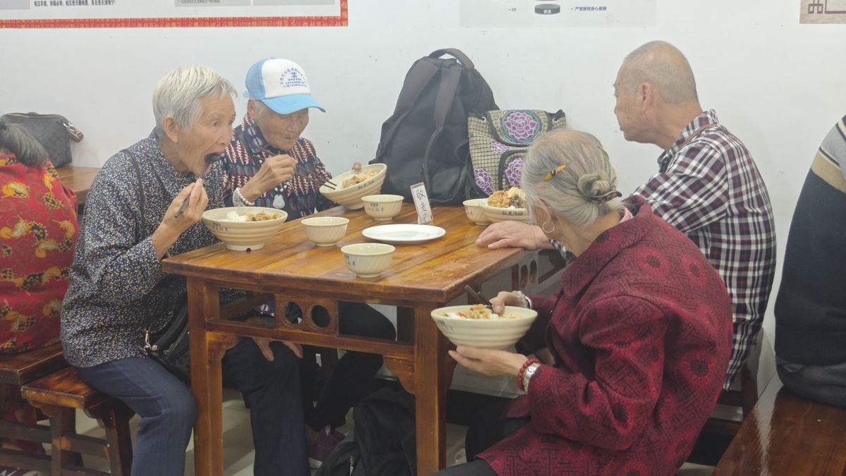 一顿不收钱的午饭：走访文山雨花斋素食馆